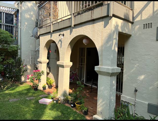 2 BEDROOM APARTMENT SOLD IN BRYANSTON